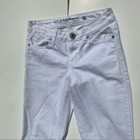 Guess Low-Rise Flare jeans🍒 - Picture 2 of 4